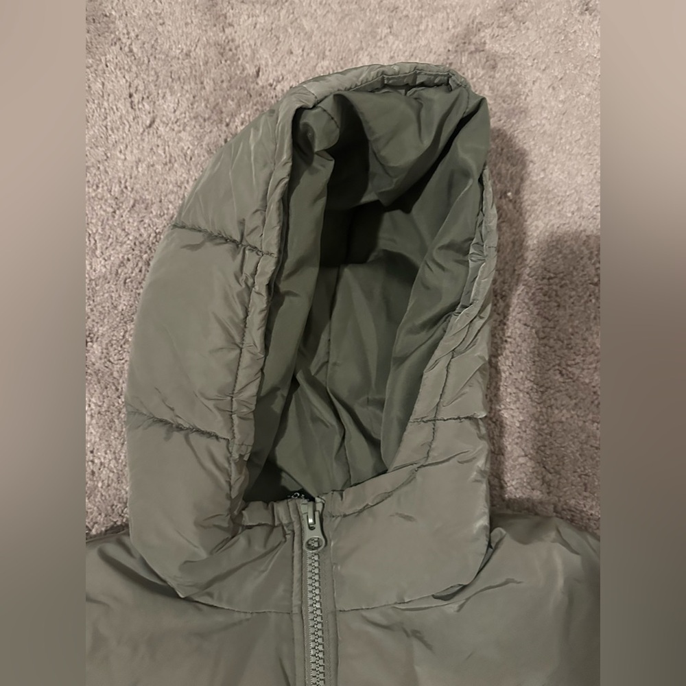 H&M Zip Up Puffer Jacket Woman’s Smaller - Picture 5 of 6